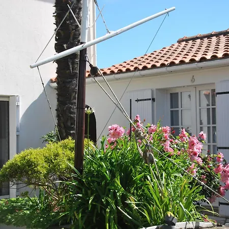 Le Goeland Hotel *